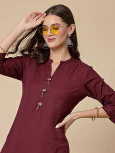 ชุดคุर्ตาผู้หญิงแฟชั่นทันสมัย สีแดงเลือดหมู คอวี แขนยาว ทรงเอไลน์ ผ้าเรยอน รามาส คุร์ติส สำหรับฤดูร้อน ซักเครื่องได้ - Product Image 6