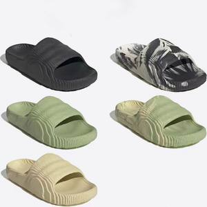 Ciabatte da <span class=keywords><strong>Uomo</strong></span> Adilette 22 per Digitopressione Nero Grigio con Suola in EVA Invernali di Qualità Originale Vendita all'Ingrosso in Pronta Consegna - Product Image 1