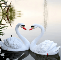 Sculpture de cygne flottant grandeur nature en fibre de verre, statue réaliste d'oiseau aquatique pour la décoration de villas, jardins, étangs et piscines.