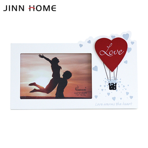 Stampa su misura 4x6 e 5x7 bianco paesaggio cornice di legno <span class=keywords><strong>cornici</strong></span> <span class=keywords><strong>con</strong></span> cuori palloncino decorazione <span class=keywords><strong>per</strong></span> la decorazione della tavola di casa - Product Image 2