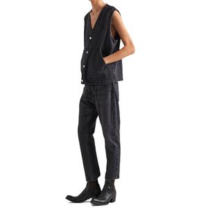 เสื้อกั๊กยีนส์สีดำแบบซีดจางทรงโอเวอร์ไซส์ คอวี แขนกุด ติดกระดุม สำหรับผู้ชาย - Product Image 3