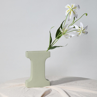 Simple Fresh Art Creative Ornements Moderne Vase Lettre Forme Conception Décoratif Givré Lettre I Vase En Céramique Décoration
