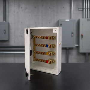 Caja de Distribución de Barras Colectoras Modelo KK85 OMDMS SHIPPING CORPORATION PRIVATE LIMITED de 4 Polos para Uso Industrial en Interiores/Exteriores - Product Image 3