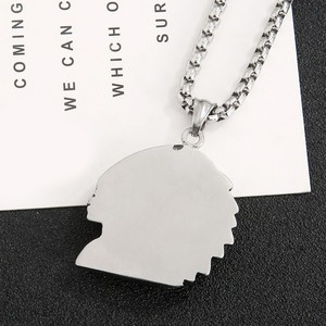 yunnique Collier Punk pour Homme en Acier Titane avec Pendentif Tête de Chieftain, Sertissage Pavé, Design Visage Géométrique, Bijoux - Product Image 3