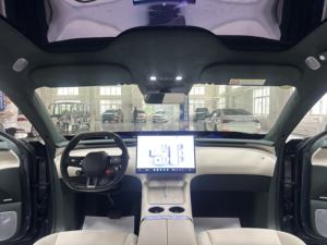 Auto usate Xia omi YU7 modello 2025, caratterizzato da una lunga durata della batteria e prestazioni eccellenti, con versione MAX a quattro ruote motrici - Product Image 2