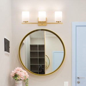 Applique murale moderne de luxe en or poli à 3 lumières pour salle de bain, au-dessus du miroir, avec abat-jour en verre blanc - Product Image 4