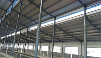 Conception moderne de bâtiments préfabriqués à structure en acier Hangar à vaches et ferme avicole pour vaches porcs moutons pour entrepôts