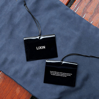 Étiquettes suspendues personnalisées de luxe pour vêtements, en carton noir mat, avec logo personnalisé et cordon, pour marques de vêtements