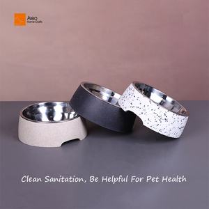 Mangkuk Makan Hewan Peliharaan Berkualitas Tinggi dari Resin Poliester Hitam Ramah Lingkungan Portabel untuk Penggunaan Dalam/Luar Ruangan Hewan Kecil/Kucing/Anjing - Product Image 4