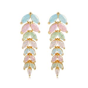 चीनी निर्माता यूरोपीय ट्रेंडी गहने थोक सोने का रंग आकर्षक फैशन सस्ती महिलाएं रंगीन जिरकॉन के साथ बालियां - Product Image 1