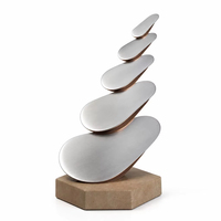 Frond Metall Umweltfreundliche 3D-Trophäe Gebogenes Champagner-Goldblatt-Trio-Design Maßgefertigte Auszeichnungstrophäe für Natur