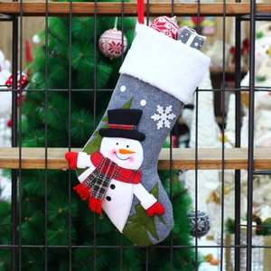 Venta al por mayor Santa muñeco de nieve adorno de Navidad gris personalizado calcetín de Navidad bolsa calcetín de Navidad para bordado - Product Image 4