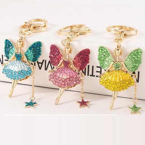 Llavero de niña ángel con diamantes de imitación y cristal, accesorio colgante para bolso, bonito llavero esmaltado para mujer - Product Image 1