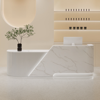 Petit comptoir de caisse en bois massif, moderne, minimaliste, écologique, durable, salon de beauté, magasin de vêtements, bureau peint, bureau de réception