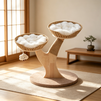 WickerDuo Arbre à chat en forme de Y de 68 cm avec deux paniers en osier, coussins blancs moelleux, jouet suspendu en forme de nuage et zone à gratter en sisal