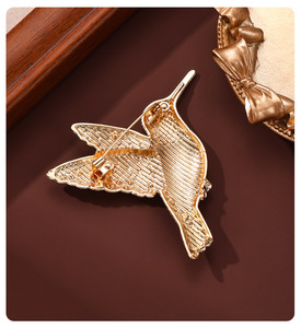 Broche en alliage plaqué motif drapeau national et colibri, pour la Fête de l'Indépendance et l'événement sportif de football, pour femme - Product Image 6