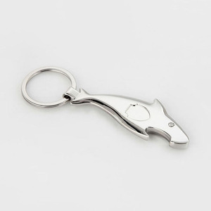 Logotipo personalizado Mini abridor de botellas de titanio llavero novedad tiburón pez pesca Metal abrebotellas llavero - Product Image 1
