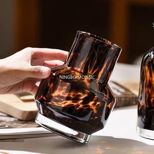 Vase de table en verre Art Déco ambré - Product Image 3