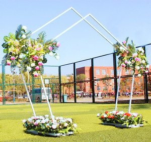 Arco de boda de hierro forjado con diseño geométrico pentagonal para decoración de escenarios de boda, venta al por mayor para fabricantes - Product Image 3