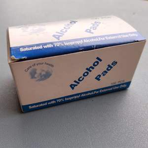 แผ่นชุบแอลกอฮอล์ทางการแพทย์ปลอดเชื้อแผ่น70% isopropyl - Product Image 2