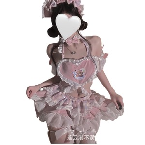 Ensemble de lingerie sexy et séduisant, mettant en scène une jolie et innocent serveuse-ours aux petits seins, parfait pour l'érotisme nocturne. - Product Image 1