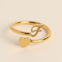 Bague en forme de cœur tridimensionnelle à 26 lettres, en acier inoxydable exquis plaqué or 18 carats, ajustable