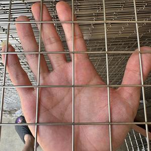 Direkte Werks versorgung Gewerblicher Metallrahmen schutz Farm Geflügel zaun Geschweißte Draht netz rolle - Product Image 6