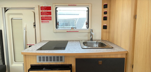 Élégant Triumph C610 RV <span class=keywords><strong>Camping</strong></span>-<span class=keywords><strong>car</strong></span> Camper Van Véhicule <span class=keywords><strong>de</strong></span> loisirs pour voitures - Product Image 5