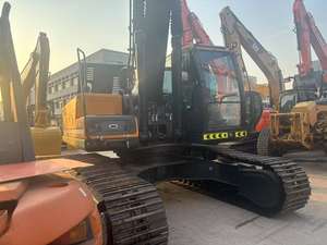 Excavatrice de construction Hyundai 305LC-9T de 30 tonnes sur chenilles avec moteur Cummins, boîte de vitesses principale, 169 kW, 1800 heures de fonctionnement - Product Image 4