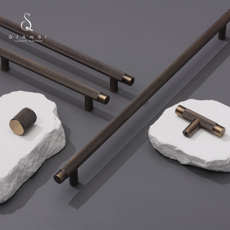 Qiansi HK0055 Knurling Brass Solid Furniture