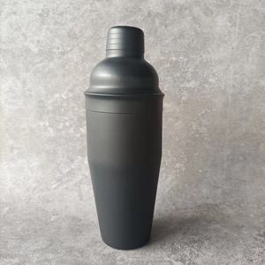 Accessoires de bar de vente chaude Kits de barman de <span class=keywords><strong>mixologie</strong></span> noire Kit de barman en acier inoxydable de 750ml logo personnalisé - Product Image 2