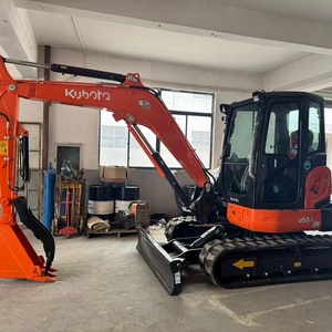 Mini-excavatrice Kubota U55-5 de 5,5 tonnes avec godet de terrassement d'une capacité de 0,17 m³, couleur orange, équipement de construction d'occasion - Product Image 2