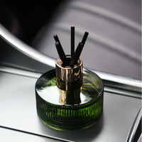 Diffuseurs de désodorisants d'arômes décoratifs pour voitures de luxe en vente en gros bouteille en verre à fibre adhésive avec logo personnalisé diffuseur à roseaux à offrir