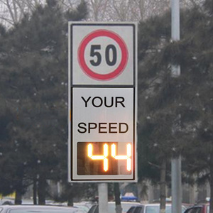 Affichage de vitesse routière à LED solaire, panneau en aluminium simple face, signalisation numérique de retour d'information sur la vitesse pour la sécurité routière - Product Image 1