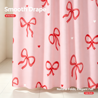 Rideau de douche mignon avec nœud papillon rouge, fond rose, mini rideau de bain en tissu avec cœurs blancs et rouges, rideau de salle de bain résistant à l'eau