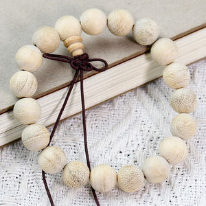 สร้อยข้อมือไม้การบูร 10 มม- 19 เม็ด กลิ่นหอมธรรมชาติ ใส่ได้ทุกวัน - Product Image 4