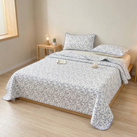Parure de lit matelassée trois pièces pour l'été : couvre-lit, couette et taies d'oreiller pour chambre à coucher