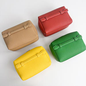 Bolsa de Cosméticos Vintage de Cuero Resistente con Asa, Tarjetero, Organizador de <span class=keywords><strong>Viaje</strong></span> con Cierre de Cremallera para Maquillaje - Product Image 1