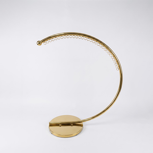 Espositore per Abiti di Lusso a Forma di C in Oro per Boutique di Alta Gamma, Stand Espositivo per Vestiti in Acciaio Inossidabile Resistente a Mezza Luna - Product Image 4