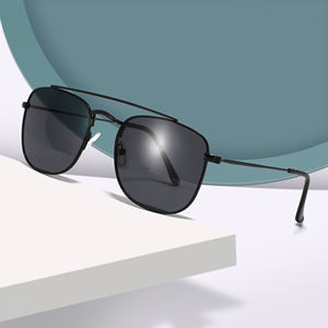 Солнцезащитные очки унисекс с логотипом UV400 - Product Image 1