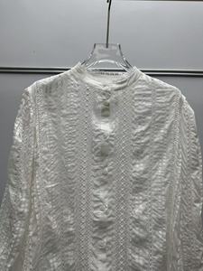 Blusa de Manga Larga Blanca de Estilo Francés para Mujer, con Cuello Alto de Encaje, Adorno de Volantes y Bordado Calado - Product Image 4