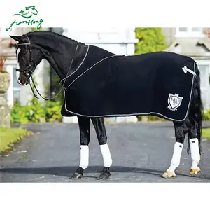 Individueller Pferdeständer Pferd Reiten Reitsport Ausrüstung Auslagedecke bequem einstellbar Pferdeständer Logo POLAR Fleece individuell angepasst