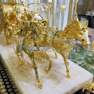 Relógio de mesa estilo medieval, horso de cobre dourado de luxo com base de mármore, relógio antigo desenhado em latão e ouro - Product Image 4