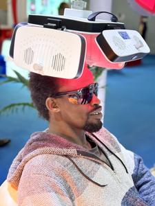 Appareil laser clinique CE pour la repousse des <span class=keywords><strong>cheveux</strong></span> en cas <span class=keywords><strong>de</strong></span> perte <span class=keywords><strong>de</strong></span> <span class=keywords><strong>cheveux</strong></span> androgénétique, 424 pièces, machine laser trichologique Kernel KN-8000A - Product Image 6