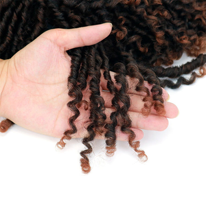 Vente en gros de haute qualité <span class=keywords><strong>court</strong></span> Faux Locs Afro Twist Curls perruque de cheveux synthétiques Bouncy <span class=keywords><strong>Dread</strong></span> perruques de cheveux pour les femmes noires - Product Image 3