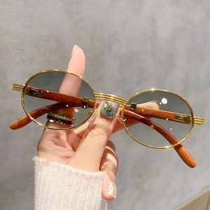 New Retro Faux Wood Grain Sunglasses UV400 Protection Men's Women's Trendy European American Fashion Oval Metal for Children - Product Image 1