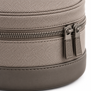 Neceser de Viaje Redondo con Cierre Envolvente, Base Impermeable, Bolsa de Aseo de Nailon con Logotipo Personalizado - Product Image 2