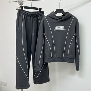 Ensembles de survêtements personnalisés unisexes avec broderie de designer, en coton épais, comprenant un pantalon de survêtement à jambe large et un sweat à capuche - Product Image 1