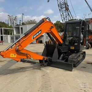Doosan DX รถขุดขนาดเล็กสีแดง60E สีส้มอุปกรณ์ก่อสร้างใช้งานหนัก - Product Image 1