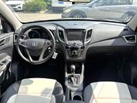 Auto Usado 2017 Changan CS35 1.6L 4AT Deluxe 2WD Bajo Kilometraje, SUV Usado con Volante a la Izquierda, Venta Caliente, Exportación al por Mayor, China, Asequible